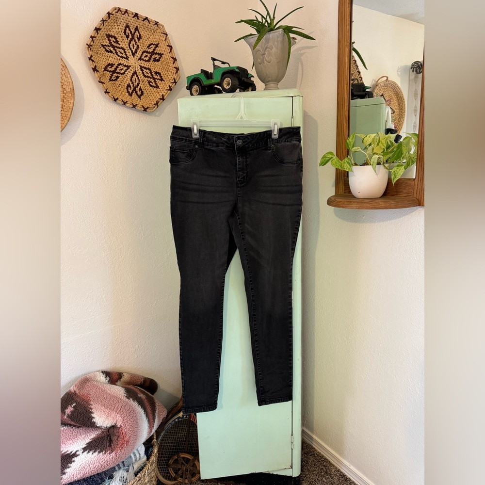 Maurice’s Skinny Jeans, Black Size 16 Reg